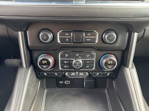 Used 2024 Chevrolet Suburban LT AWD/4WD image 26