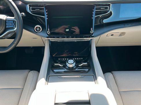 New 2026 Jeep Grand Wagoneer L Summit AWD/4WD image 13