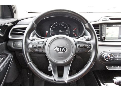 Used 2016 Kia Sorento SX FWD image 16
