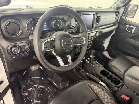 Used 2023 Jeep Wrangler Unlimited Sahara image 15