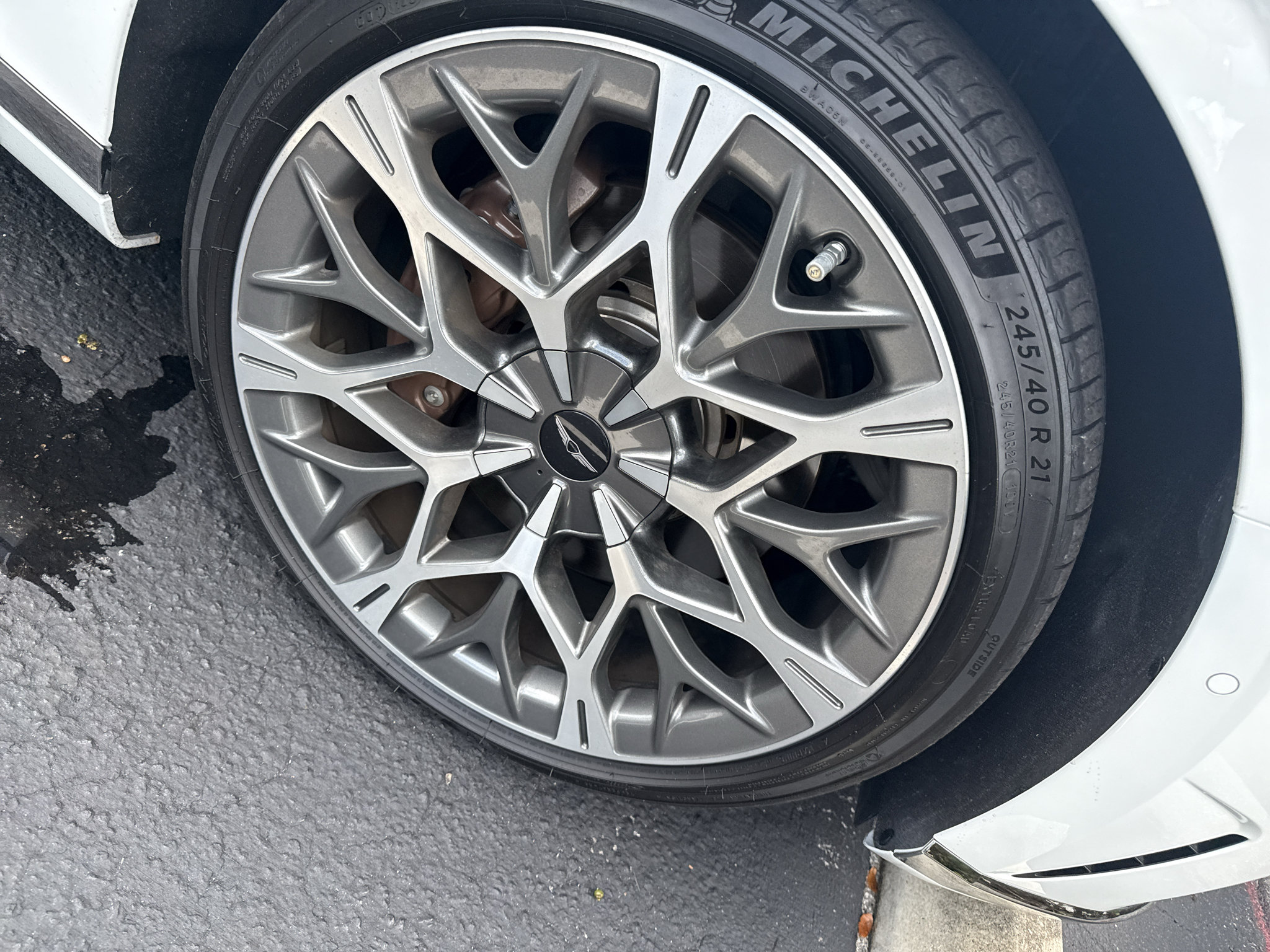 Used 2024 Genesis G90 3.5T AWD/4WD image 4