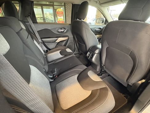 Used 2018 Jeep Cherokee Latitude image 26