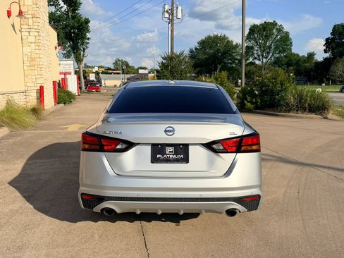 Used 2019 Nissan Altima 2.5 SL FWD image 4