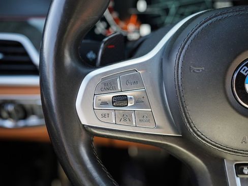 Used 2022 BMW 740i w/ M Sport Package image 29