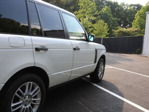 Used 2011 Land Rover Range Rover HSE AWD/4WD image 32