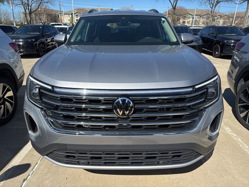 New 2026 Volkswagen Atlas SE FWD image 10