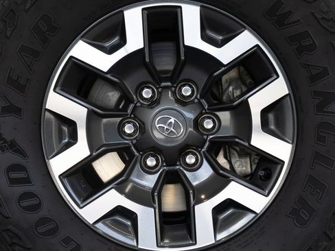 Used 2023 Toyota Tacoma TRD Off-Road AWD/4WD image 10