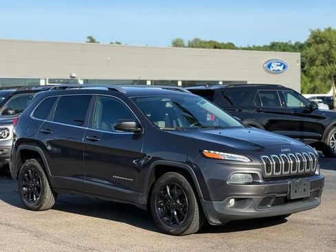 Used 2014 Jeep Cherokee Latitude w/ Cold Weather Group FWD image 34