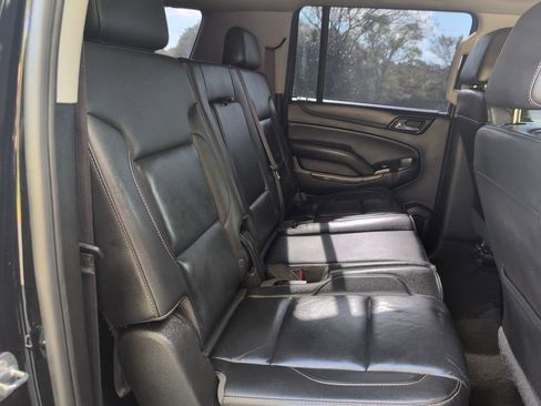 Used 2018 Chevrolet Suburban LT image 24