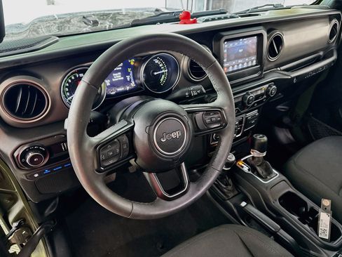 Used 2023 Jeep Wrangler Unlimited AWD/4WD image 22