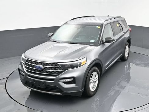 Used 2022 Ford Explorer XLT w/ Equipment Group 202A AWD/4WD image 22