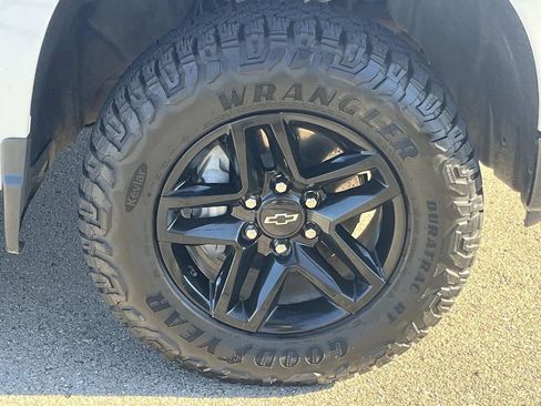 Used 2024 Chevrolet Silverado 1500 LT Trail Boss w/ Protection Package image 11