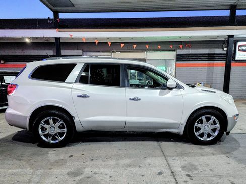Used 2009 Buick Enclave CXL w/ Entertainment Package #4 image 6