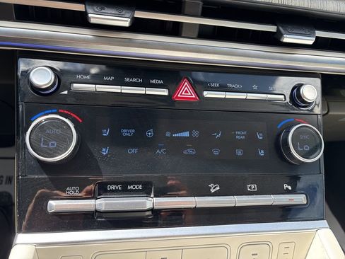 Certified 2025 Hyundai Santa Fe Calligraphy image 30