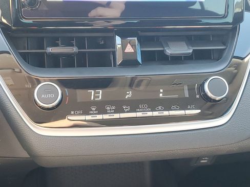 Used 2025 Toyota Corolla LE w/ Convenience Package image 23