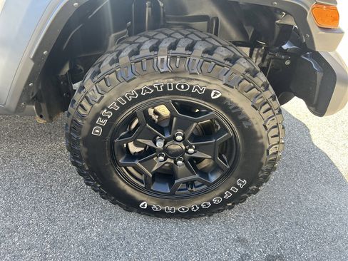 Certified 2023 Jeep Wrangler Unlimited w/ Cold Weather Group AWD/4WD image 11