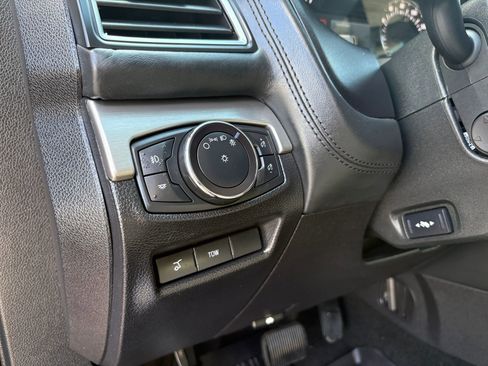 Used 2017 Ford Explorer Platinum AWD/4WD image 39