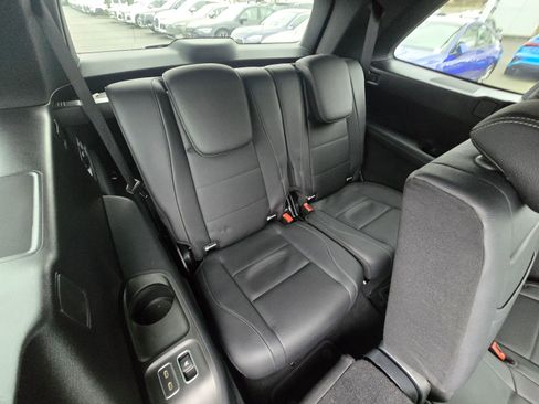 Used 2024 Mercedes-Benz GLS 450 4MATIC image 28