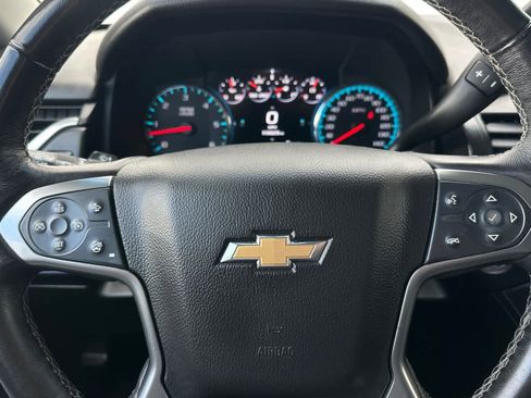 Used 2017 Chevrolet Suburban LT image 27