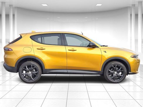 Certified 2023 Dodge Hornet GT Plus w/ Tech Pack Plus w/o Parking image 2