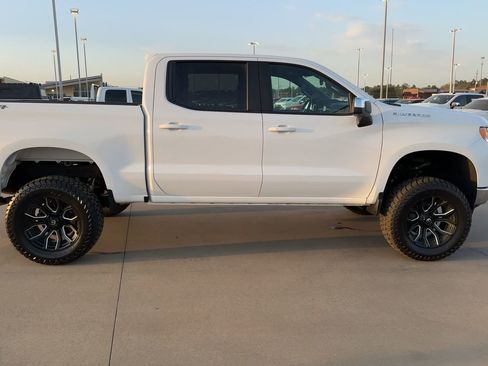 Used 2025 Chevrolet Silverado 1500 LT image 9