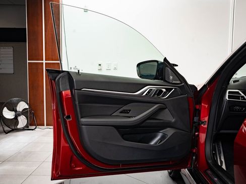 Used 2025 BMW M440i image 24