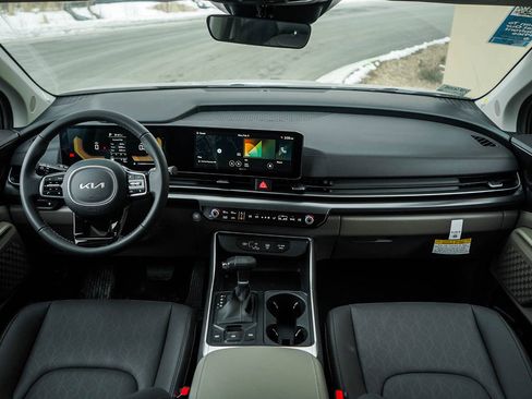 New 2026 Kia Carnival FWD image 14