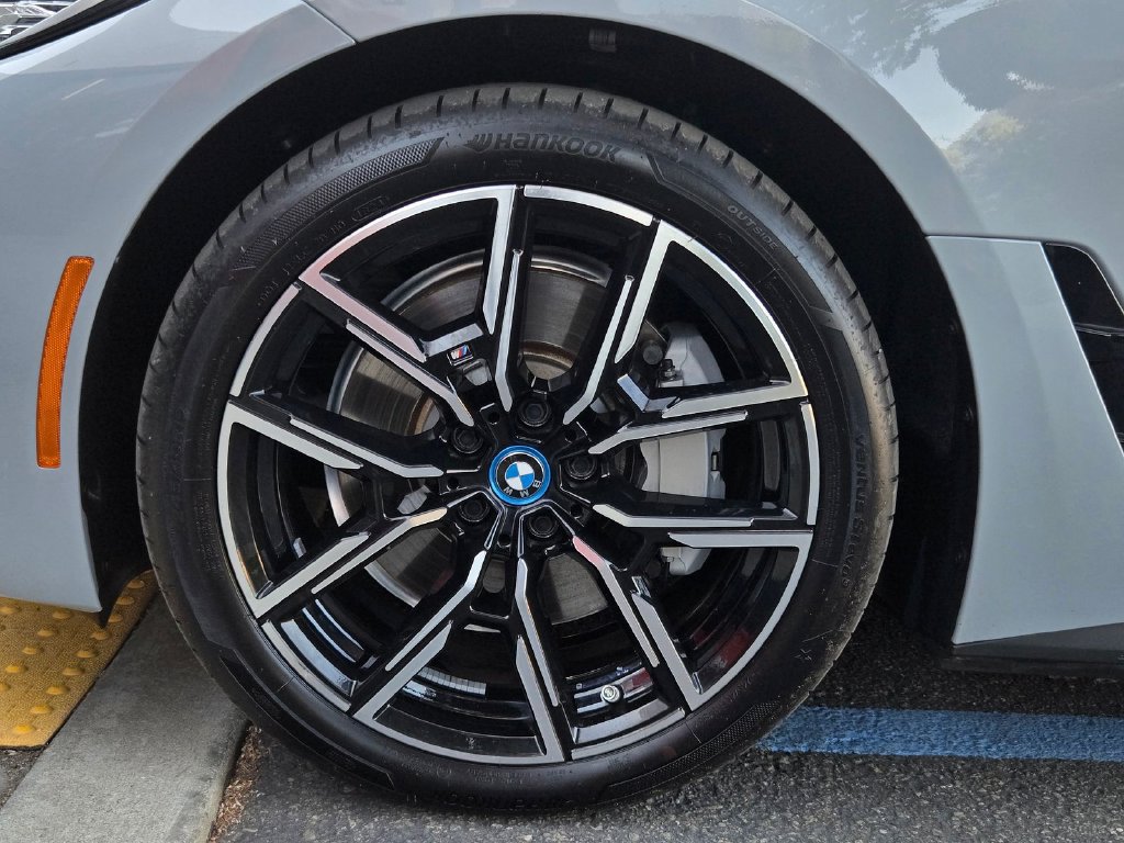Used 2024 BMW i4 eDrive40 w/ M Sport Package RWD image 9