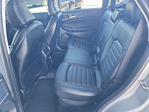 Used 2023 Ford Edge SEL image 17