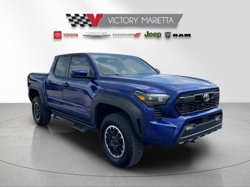 Used 2025 Toyota Tacoma TRD Off-Road AWD/4WD image 7