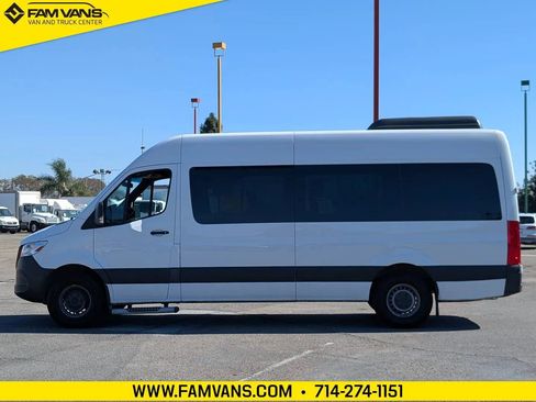 Used 2021 Mercedes-Benz Sprinter 2500 image 4