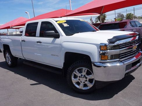 Used 2015 Chevrolet Silverado 2500 W/T AWD/4WD image 2