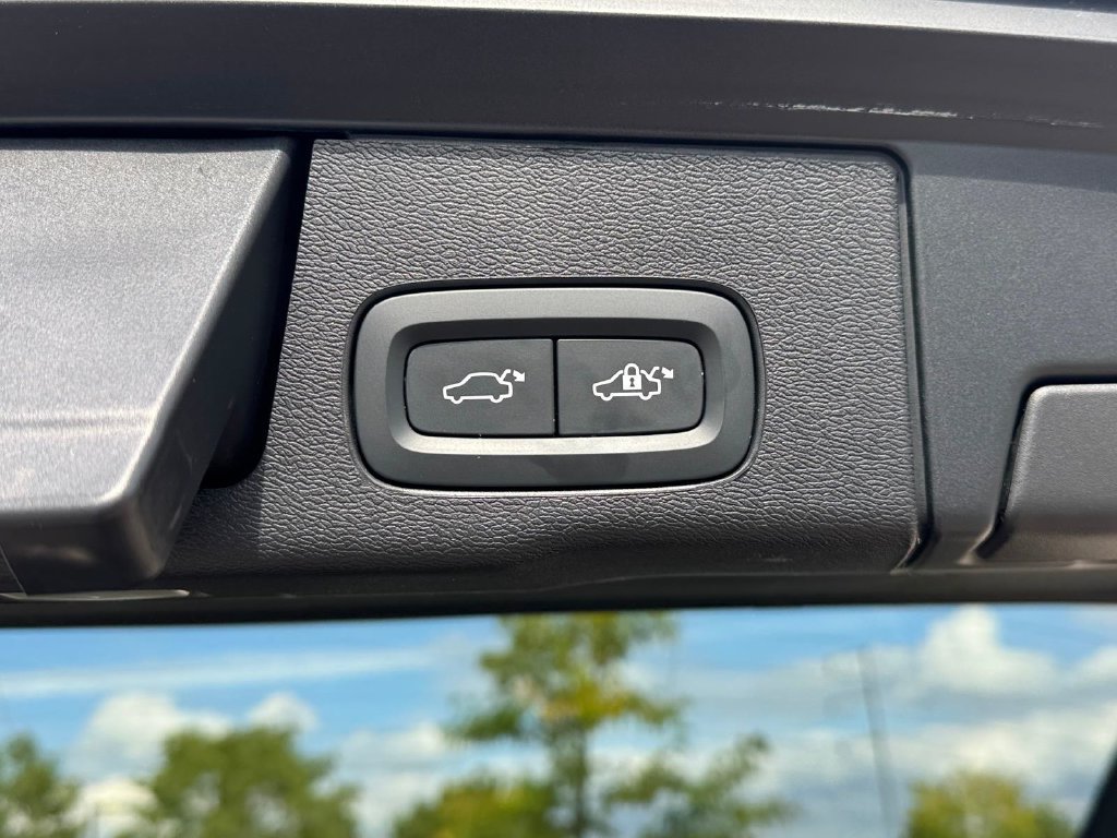 Certified 2026 Volvo XC60 B5 Ultra AWD/4WD image 6