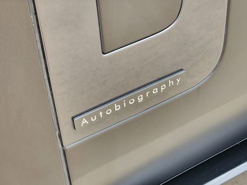 Certified 2025 Land Rover Range Rover Long Wheelbase Autobiography image 14