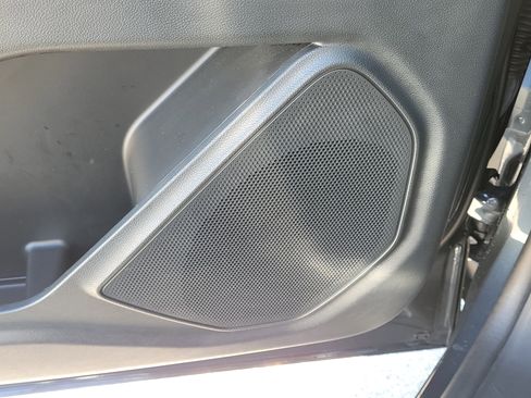 Used 2023 Ford Explorer XLT image 27