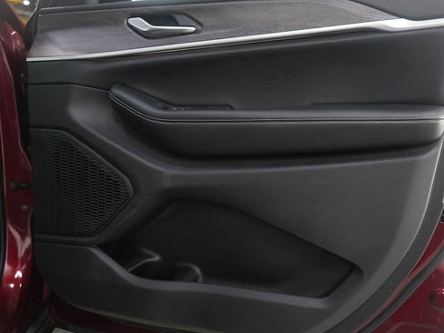 Used 2023 Jeep Grand Cherokee Limited w/ Trailer Tow Prep Group (B) image 9