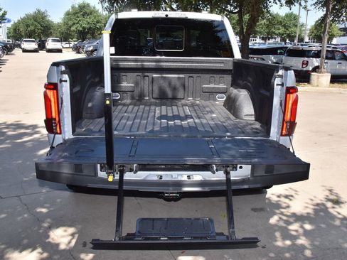 Used 2025 Ford F150 Raptor AWD/4WD image 42