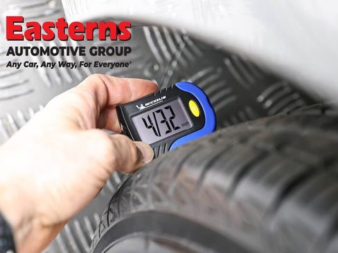 Used 2021 Toyota Corolla LE w/ Carpet Mat Package (TMS) image 28