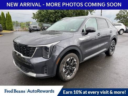 Used 2025 Kia Sorento S AWD/4WD image 3