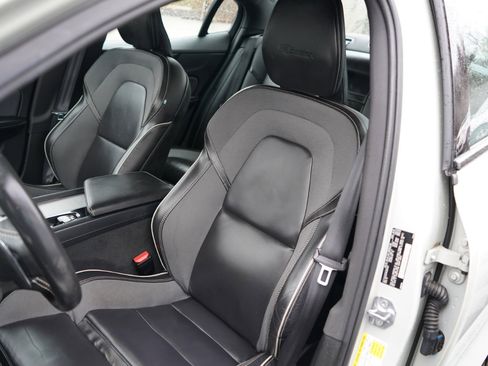 Used 2019 Volvo S60 T6 R-Design image 30