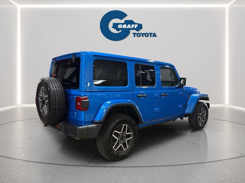 Used 2025 Jeep Wrangler Unlimited Sahara AWD/4WD image 6