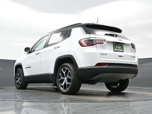 Used 2024 Jeep Compass Limited AWD/4WD image 30