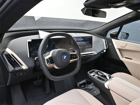 New 2025 BMW iX xDrive50 image 33