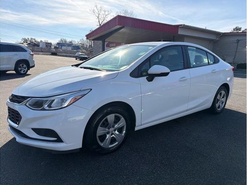 Used 2017 Chevrolet Cruze LS image 3