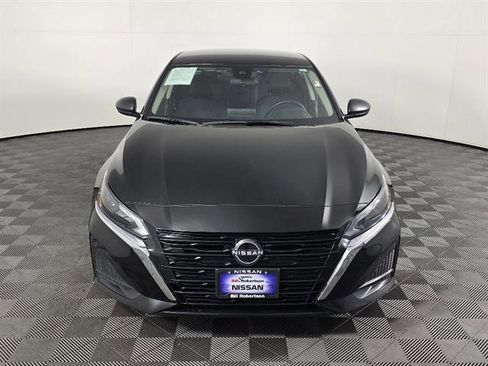 Used 2024 Nissan Altima 2.5 SV FWD image 10