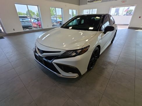 Used 2021 Toyota Camry XSE FWD image 1