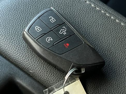 Used 2025 Chevrolet Silverado 1500 LT AWD/4WD image 28