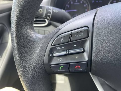 Used 2020 Hyundai Elantra GT FWD image 23