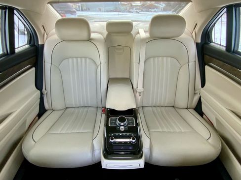 Used 2017 Genesis G90 3.3T Premium image 28