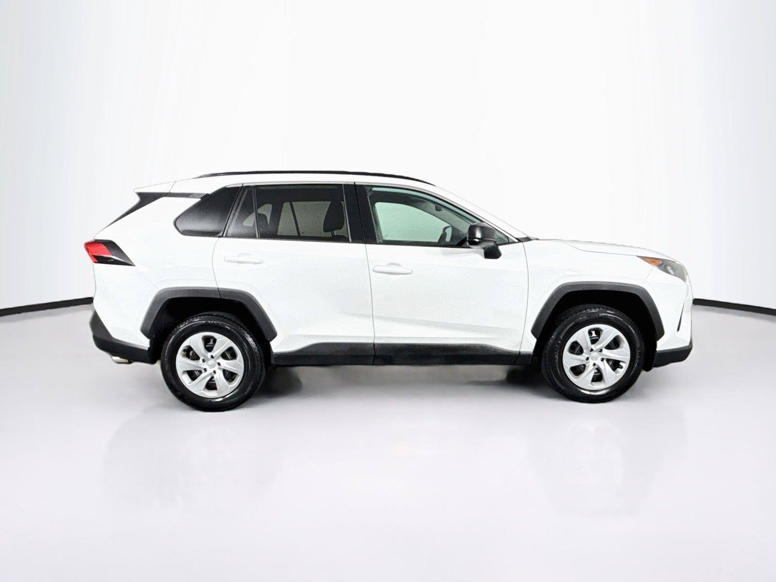 Used 2019 Toyota RAV4 LE AWD/4WD image 9